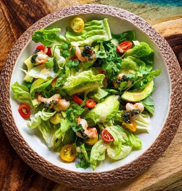 Ju Signature —
Fresh romano and rucola salad served with creamy Vitello Tonnato sauce, avocado, and cherry tomatoe
