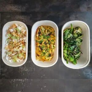 Yellow Chicken Curry Set — 300g poached chicken, yellow curry sauce, crispy chilli oil, spring onion. Choice of white or brown