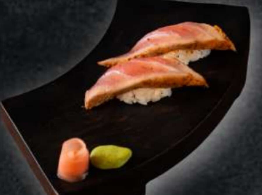 Nigiri Tataki — Tuna tataki, rice, spring onion