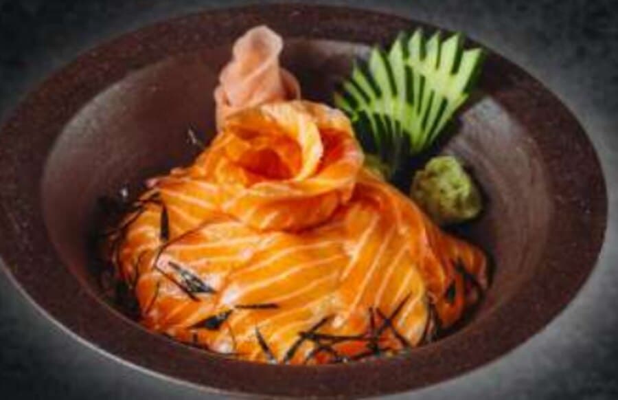 Salmon Don — Sushi rice, salmon, nori